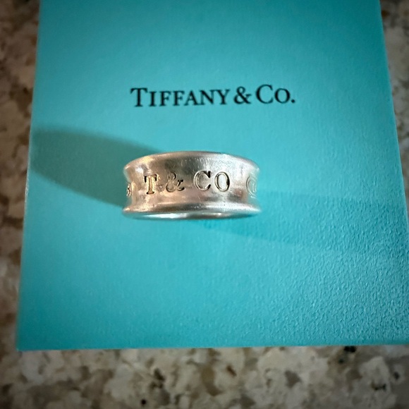 Tiffany & Co. Silver Band on Blue Box - Picture 4 of 5